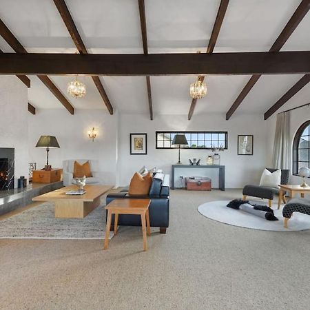 Magnificent Beachfront Mansion - Pool - Fireplace Auckland Exterior photo