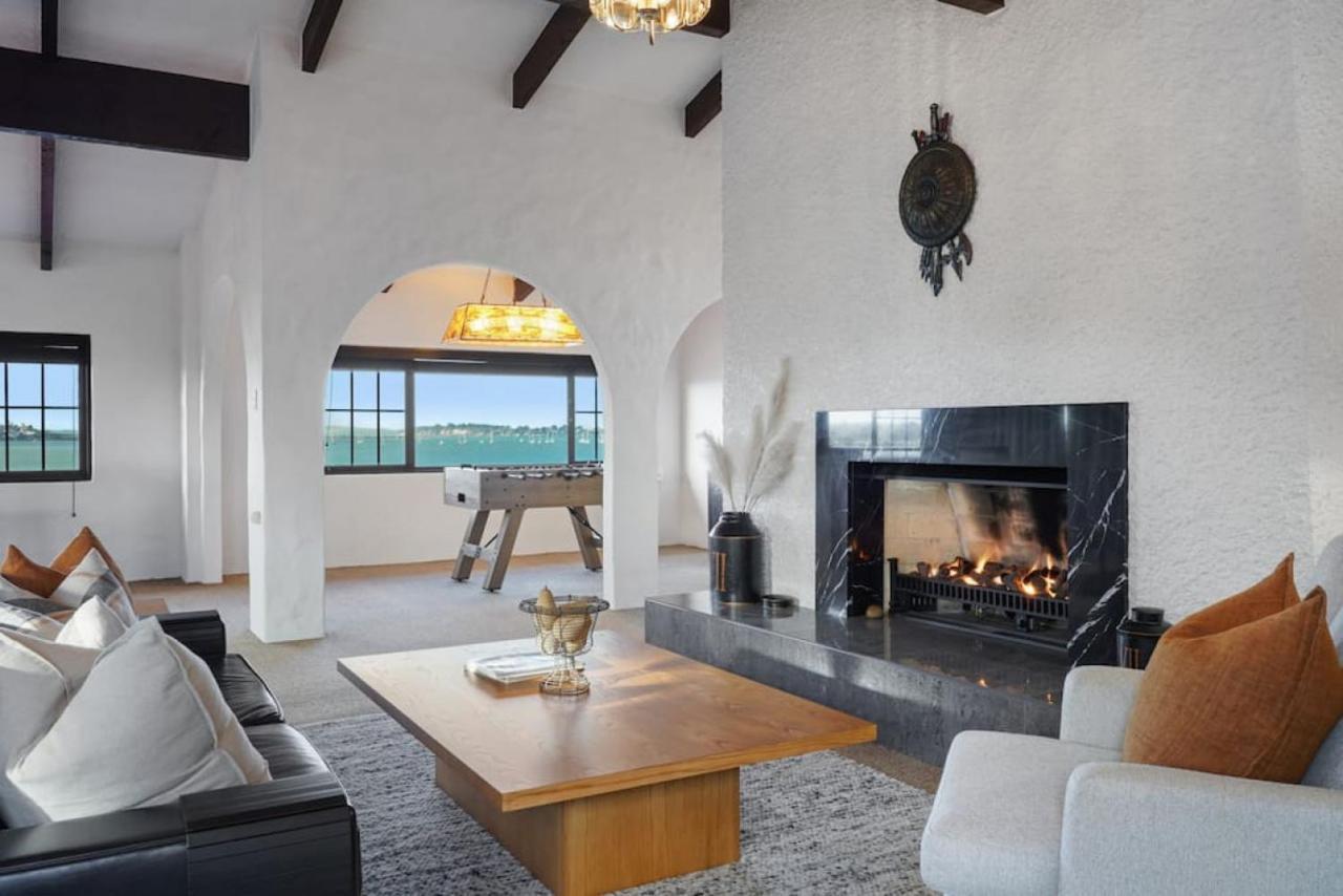 Magnificent Beachfront Mansion - Pool - Fireplace Auckland Exterior photo