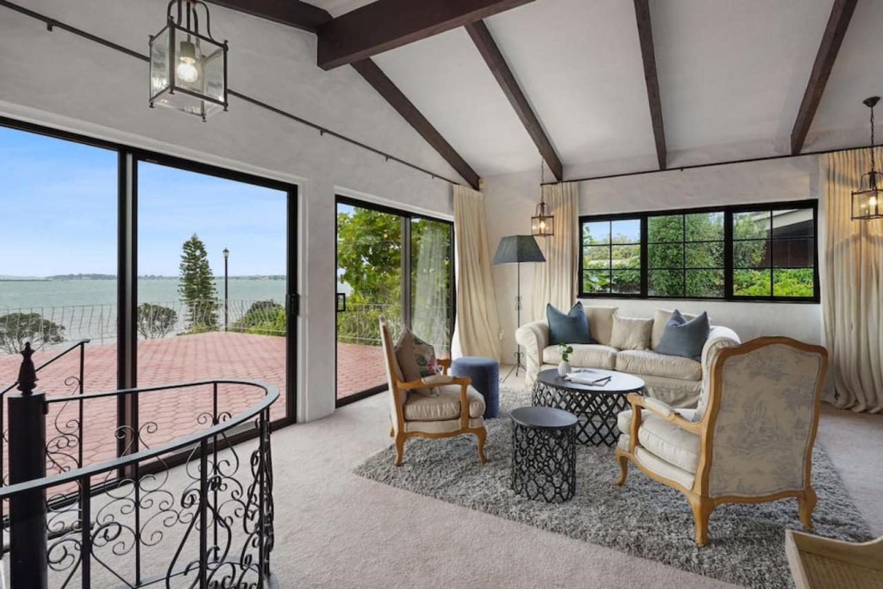 Magnificent Beachfront Mansion - Pool - Fireplace Auckland Exterior photo