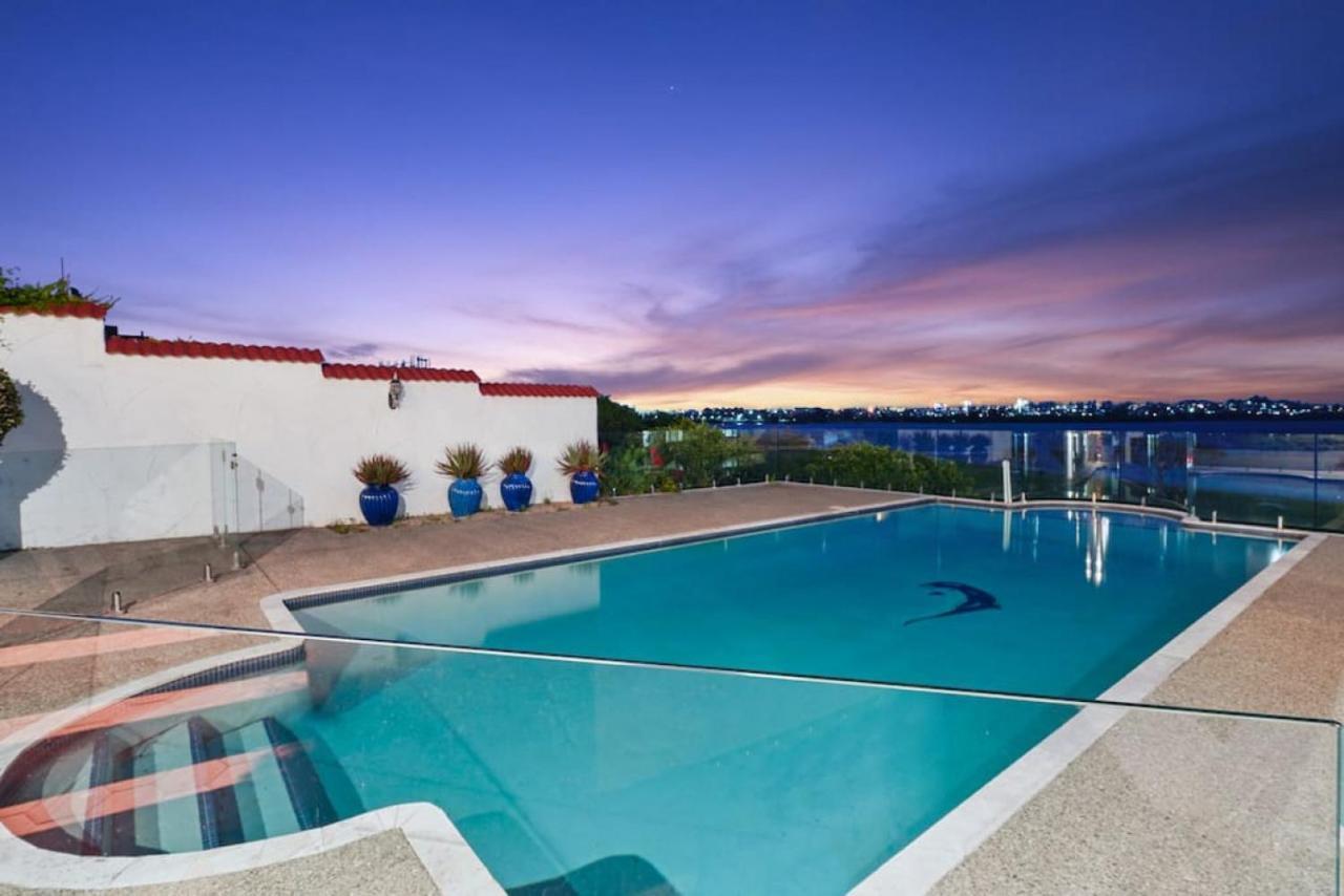 Magnificent Beachfront Mansion - Pool - Fireplace Auckland Exterior photo
