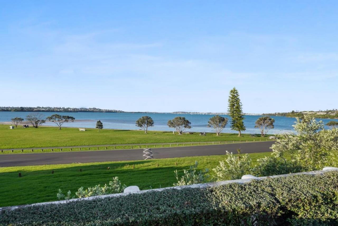 Magnificent Beachfront Mansion - Pool - Fireplace Auckland Exterior photo